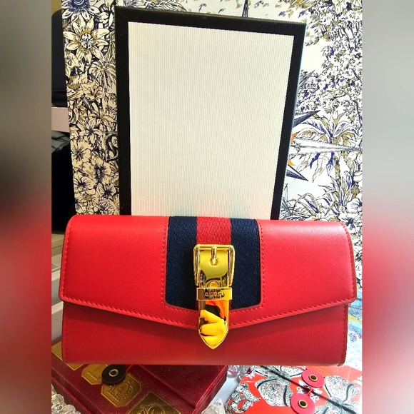 Gucci Sylvie Continental Red Leather Wallet - Picture 1 of 10